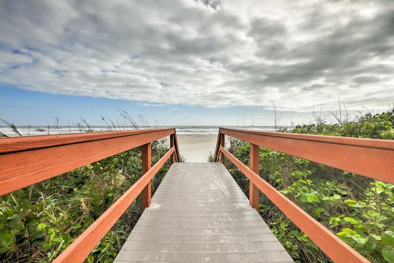 Oceanfront Cocoa Beach Condo With View Walk To Pier Exteriör bild