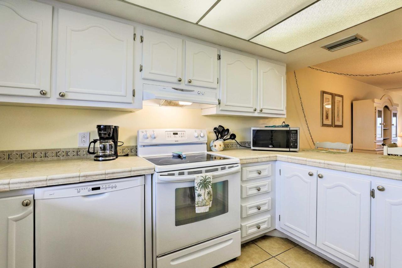 Oceanfront Cocoa Beach Condo With View Walk To Pier Exteriör bild